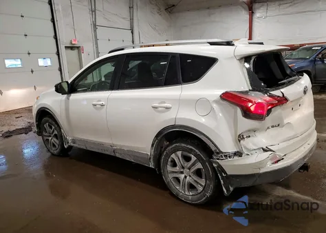 2017 Toyota Rav4 Le z USA, uszkodzony, nr VIN JTMBFREV0HJ120533